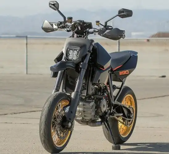 137匹马力公升级滑胎车ktm1190你敢玩吗