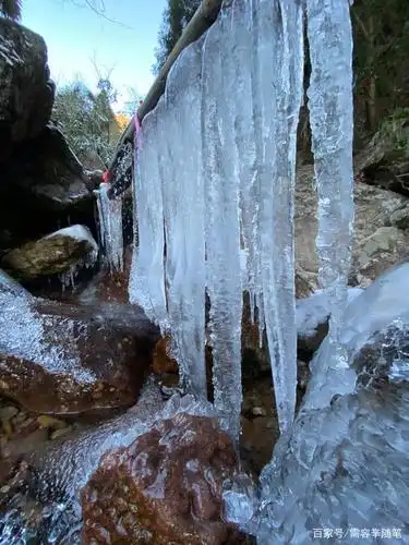 去感受山上的天寒地冻,冰天雪地