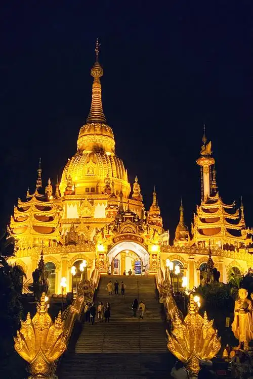 芒市勐焕大金塔