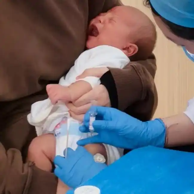 今天看我的宝宝打针 我哭了 真的是只有当了妈之后才会懂的感觉 - 抖