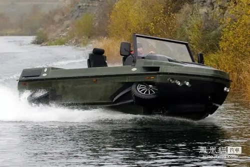 水陆两栖装甲车 未来战斗中的双线尖兵