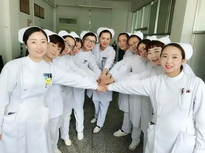 向战斗在临床一线的护士致敬