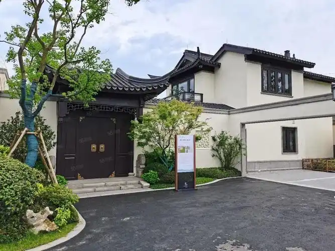 绿城桃李春风(别墅)4室2厅3卫134.77㎡南北350万