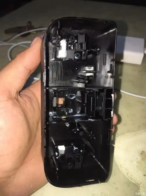 【图】自己动手更换比亚迪宋max电子手刹开关按钮_宋max/宋max新能源