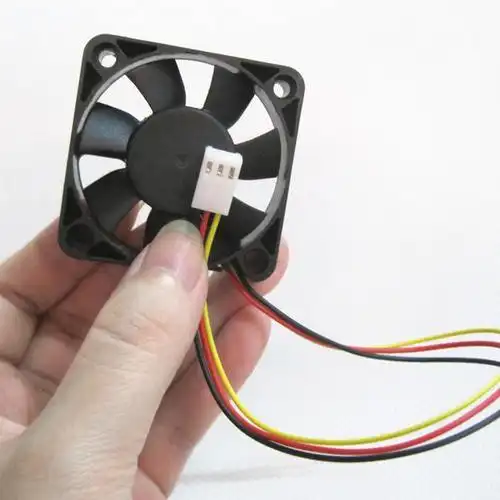 电动车充电器风扇不转弯的原因有很多.