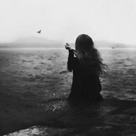 唯美背影女头像唯美伤感意境