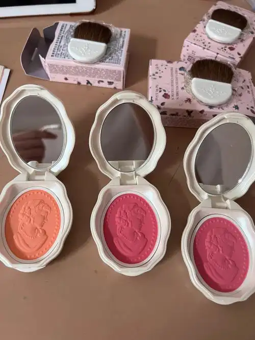 laduree拉杜丽腮红  #拉杜丽浮雕人像腮红  拉杜丽人像浮雕腮红真的