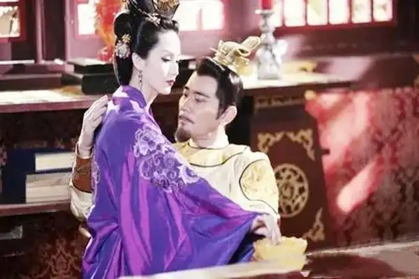 李建成被杀后,妻子将5个女儿抚养成人,活了78岁