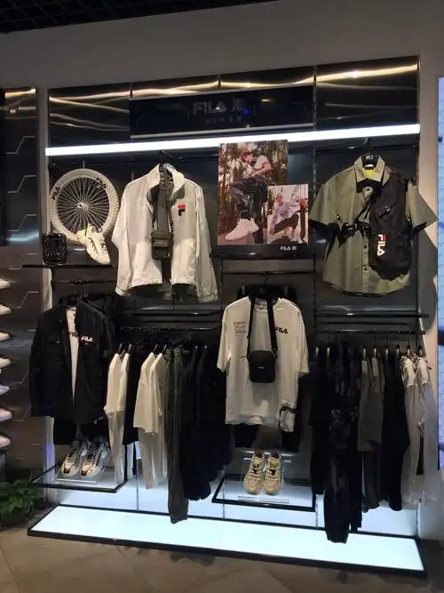 5652昌汇潮牌陈列反馈