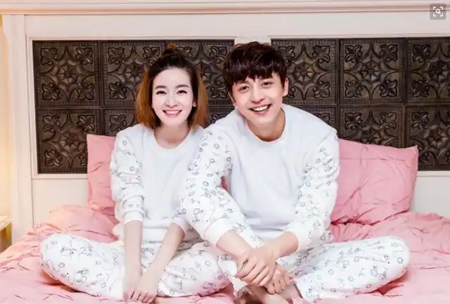 和老婆分房睡,演员事业不成功,李佳航为啥带丈母娘参加节目?