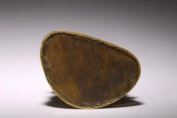 清乾隆鎏金铜无量寿佛坐像封底来源苏富比