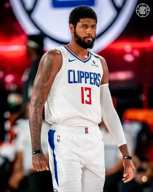 表现出色!快船官方晒出保罗-乔治今日赛场帅照