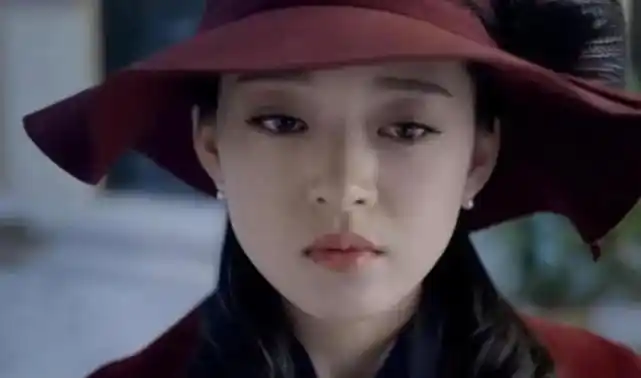 《蝶影》原名《灰雁》,之前也是因一直未能过审播出,导致张若昀一家欠