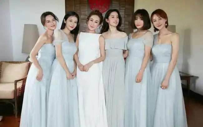 7位女星成合照杀手,李小冉白到发光,倪妮气质好,她让杨颖害怕