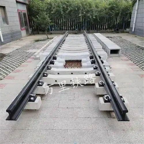 新二型混凝土轨枕 50轨水泥轨枕铁路轨枕 xii型砼枕报价