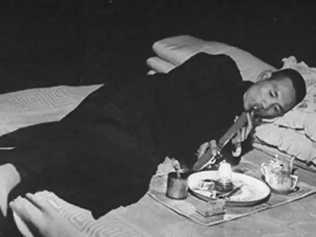 晚清有多少人吸鸦片?不算不知道,算完就知道清廷为何腐朽了!