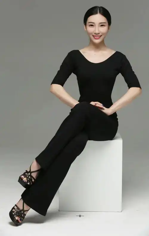 开启气质大门只需98元抢购胡贝儿价值1974元形体课程提升气质美丽绽放