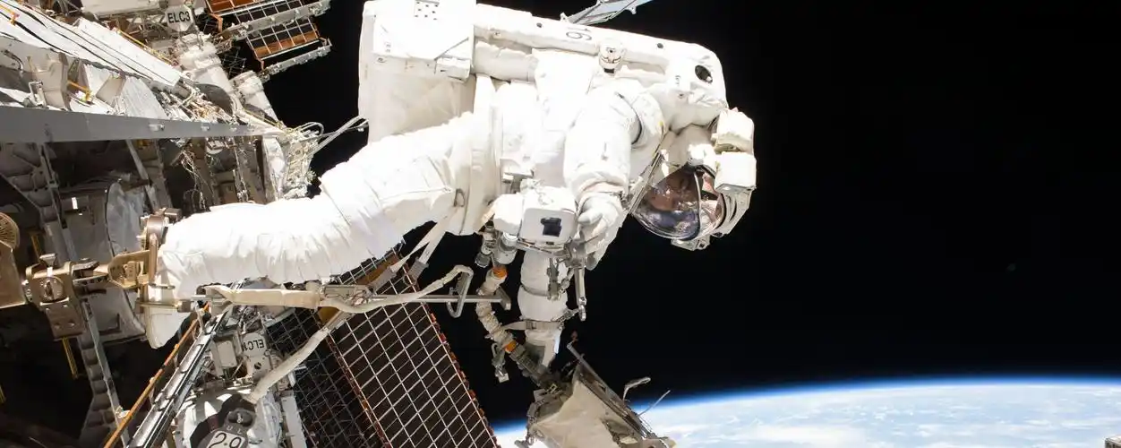 国际空间站的太空行走  - 俄罗斯卫星通讯社, 1920, 16.07.2022
