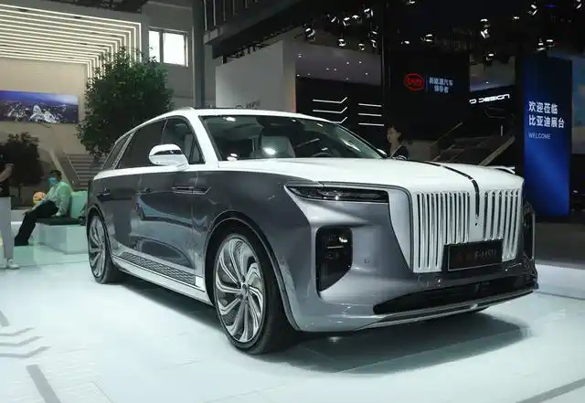 红旗ehs9定位全尺寸suv在2020年广州车展亮相预售价55万起