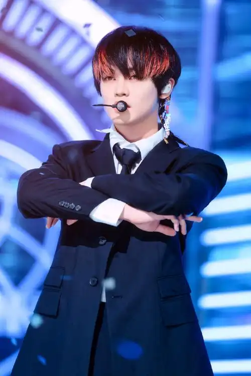 钟辰乐##钟辰乐发色精灵