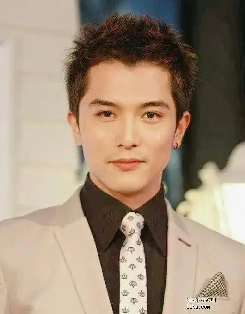 邱泽真是艳福不浅啊