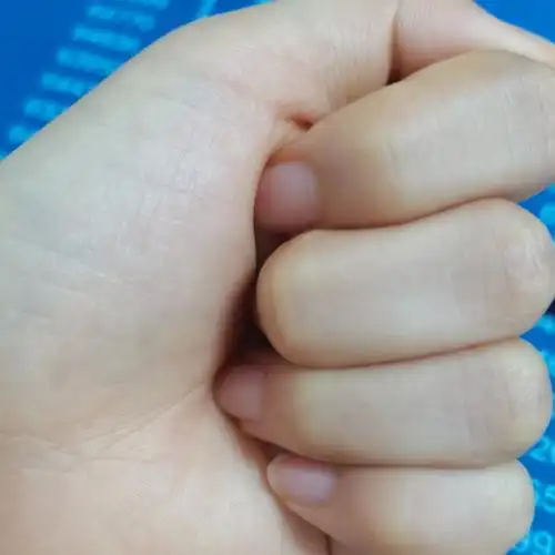 看我手势懂我意思吧