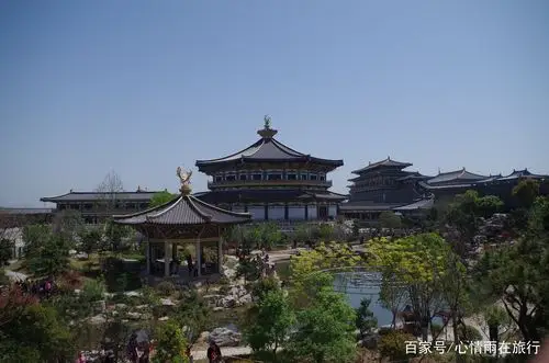 穿越时空 梦回唐朝 襄阳唐城影视基地恢弘的建筑风格