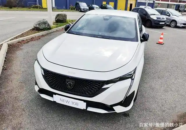 2021款"标致308"工厂实拍,换全新logo,内饰太梦幻!