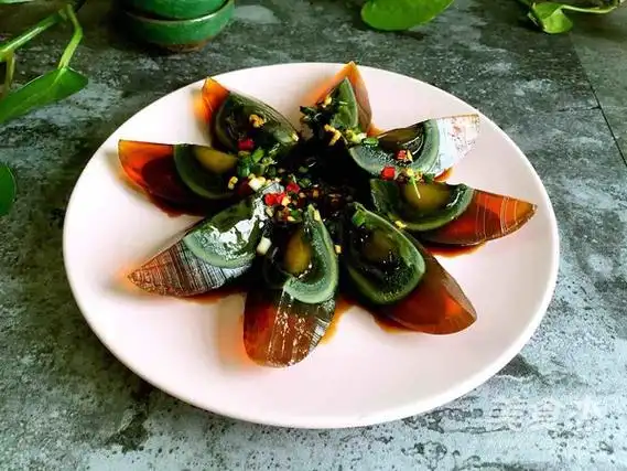 【姜汁松花蛋】姜汁松花蛋的做法,姜汁松花蛋的家常做法,姜汁松花蛋