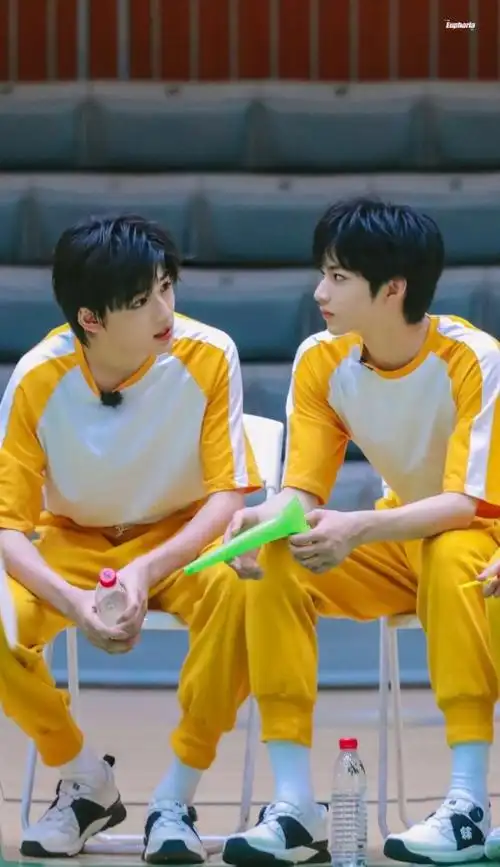 手机壁纸:文轩永远的神