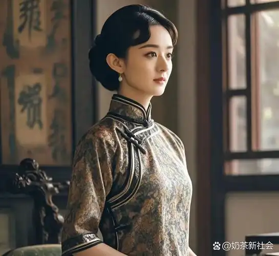 颖宝民国旗袍照,曼妙身姿,宛如画中走出的佳人,一颦一笑皆风情,尽显