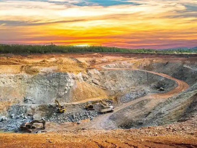 中国出海人我在几内亚挖铝土矿