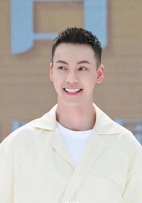 哪个男明星的寸头造型更惊艳?任嘉伦阳光,朱一龙太野了吧