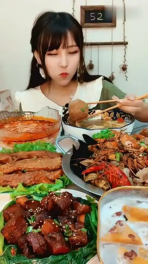 大胃王猫妹妹吃播开始了,不得不说,看美女吃东西就是一种享受!