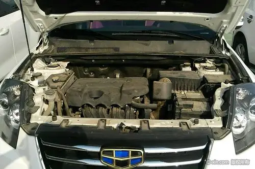 吉利汽车gx7发动机舱