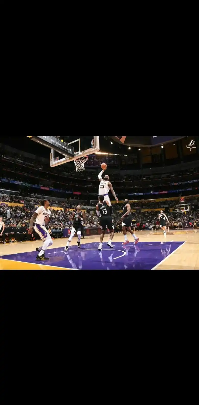 詹姆斯隔扣乔治.#nba名场面詹姆斯隔扣乔治发生在2024年 - 抖音