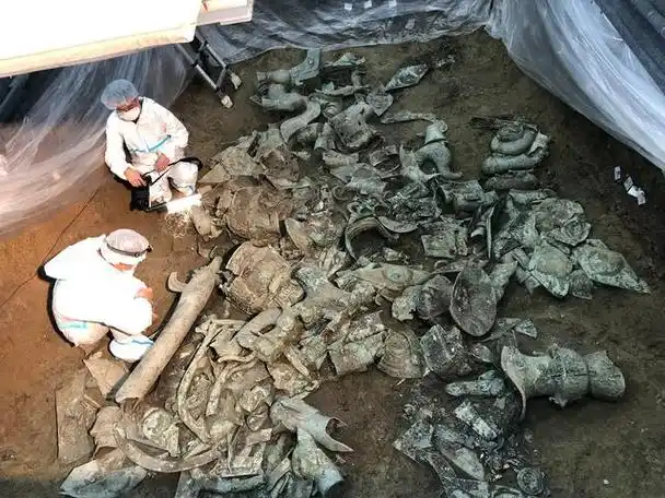 三星堆发掘现场 资料图片用场景说话是三星堆宝藏坑别开生面的叙事