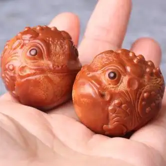 幸旺文玩橄榄核手串橄榄核雕刻巴西进口核青蛙金蟾蛤蟆手球一对橄青蛙