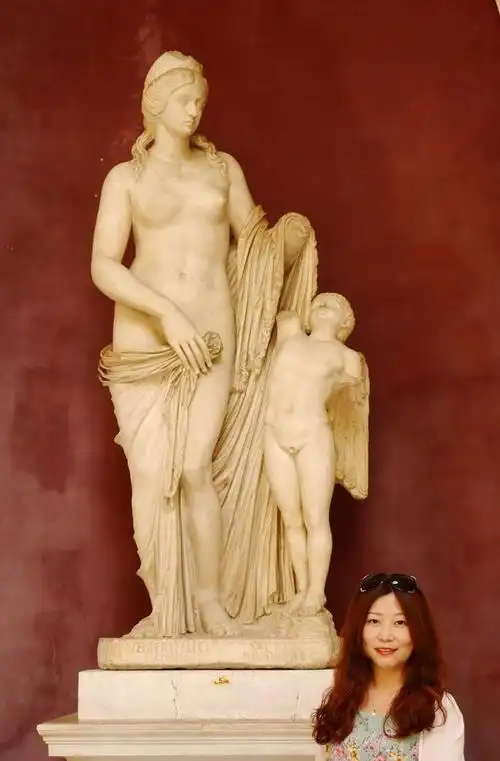 希腊神话的阿芙罗狄忒(aphrodite),小爱神丘比特(cupid)就是她的儿子