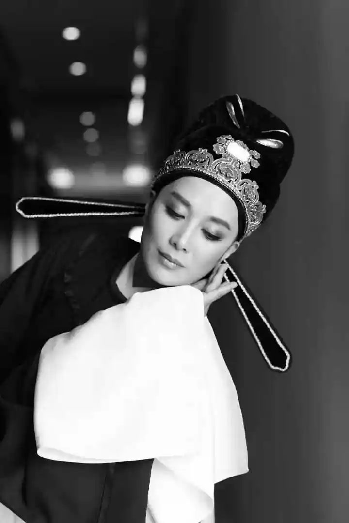 她如何演绎男性形象?茅威涛本周六在蝴蝶剧场开讲:中国传统戏剧的跨性