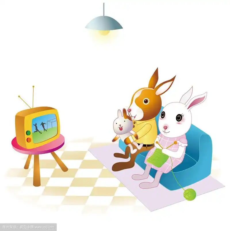 一家三口看电视