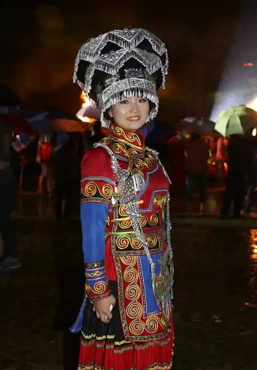 大凉山秘境 彝人家乡 最美布拖_服饰_同胞_尔瓦