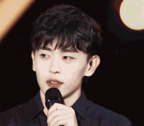 邓伦 wink困难户