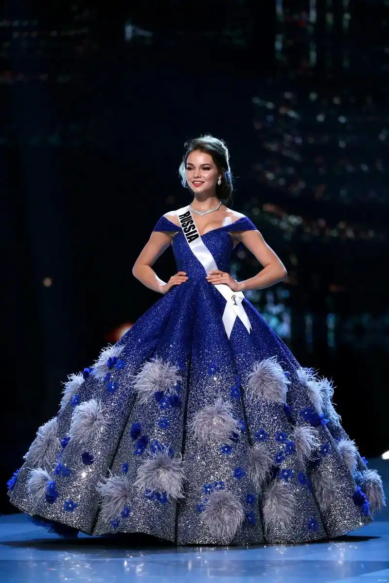 各国佳丽在环球小姐大赛上争芳斗艳,今届选美前五强选手分别来自