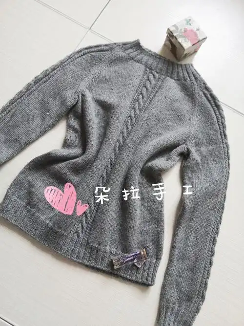看到恋恋推荐的这款毛衣,简单又好看,用旺旺家的二股灰色细羊毛 二股