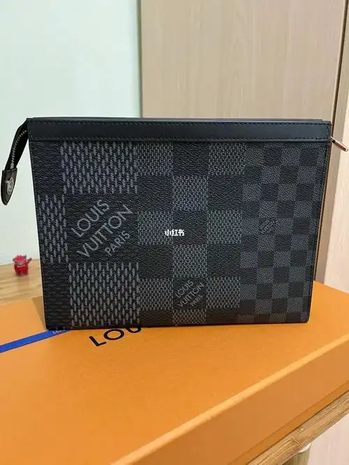 lvpochettevoyagen60444男士手拿包