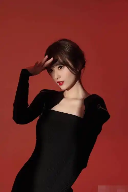 美女主播小七(美女主播小七梦话库里)