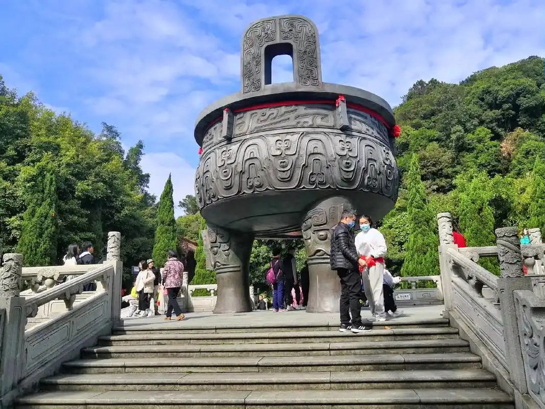 鼎湖山,岭南四大名山之首,位于广东省肇庆市境 - 抖音