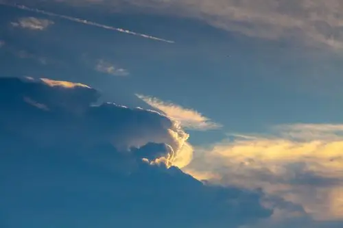 七彩祥云瞬变雷雨云