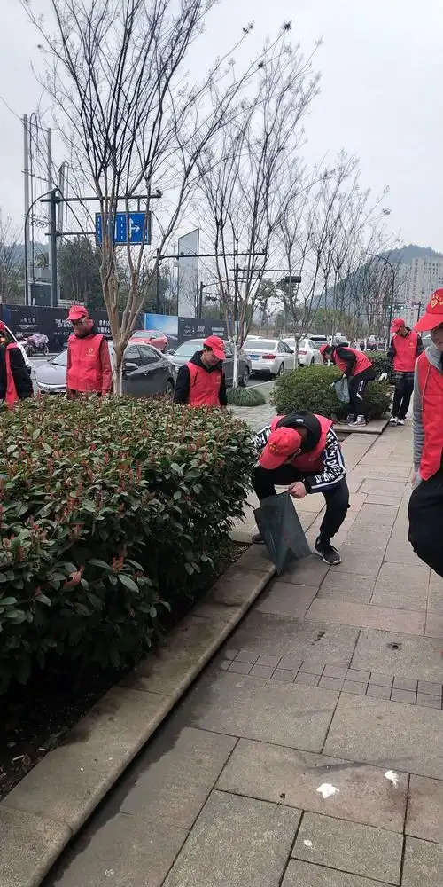 17物流1班江边捡垃圾公益活动